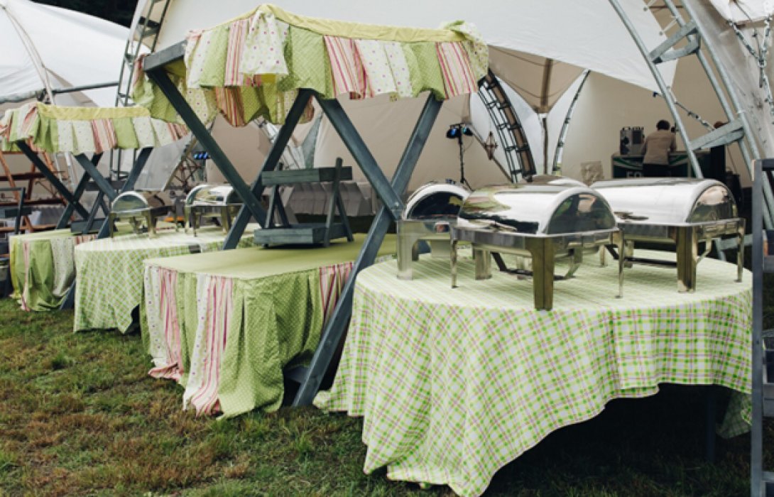 5 สิ่งที่ต้องรู้ก่อนตัดสินใจเช่าเต๊นท์ขนาดใหญ่