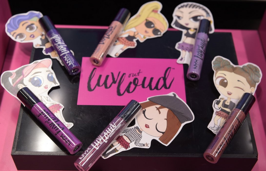 “LUV OUT LOUD”  ลิควิดลิปสติกเนื้อแมทท์