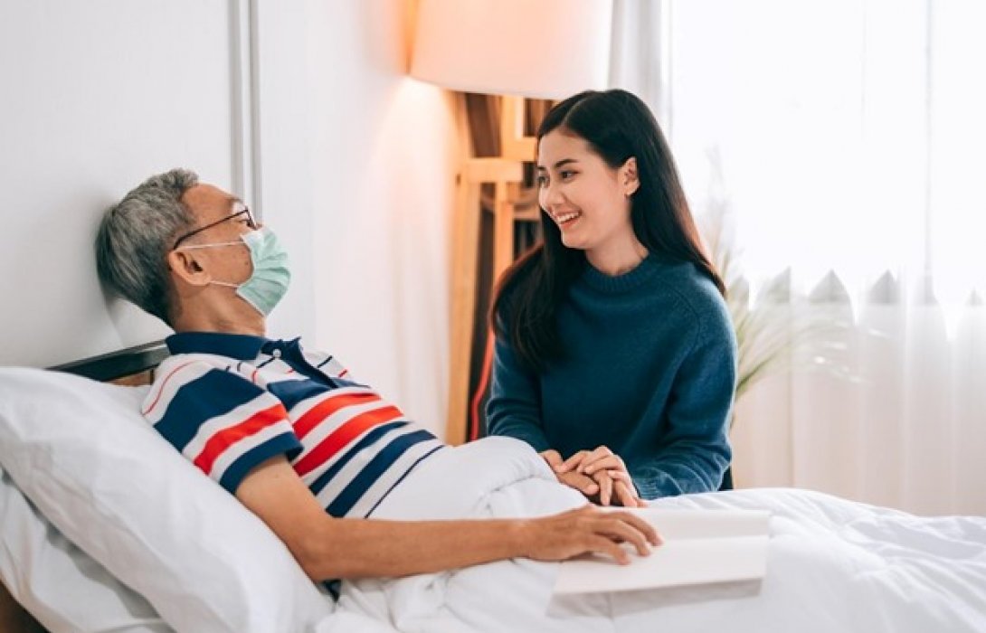 เตียงนอนคนป่วยเลือกยังไงให้ห่างไกลแผลกดทับ ?