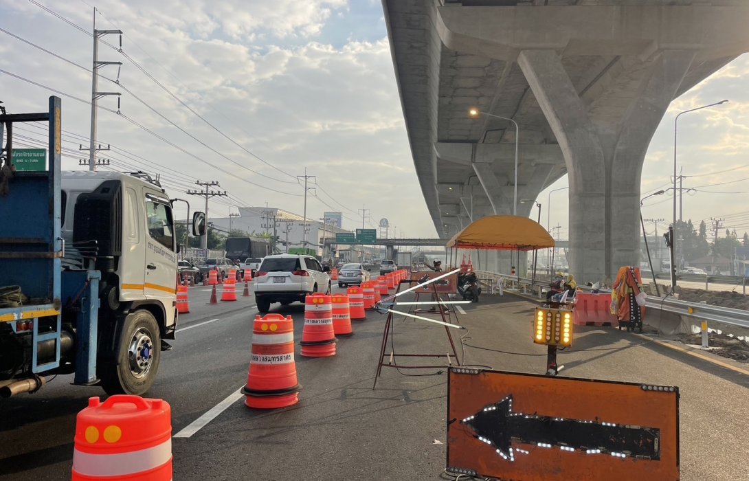 “กรมทางหลวง“ เร่งคืนผิวจราจรทางหลักถนนพระราม 2 กม.29 ถึง 32 รับรถขาเข้า กทม. เริ่มวันนี้ 08.00 น. พร้อมจัดการจราจรฝั่งขาออกบรรเทารถติดช่วงบ่าย หลังเคลียร์พื้นที่เครน LG ถล่มแล้วเสร็จ