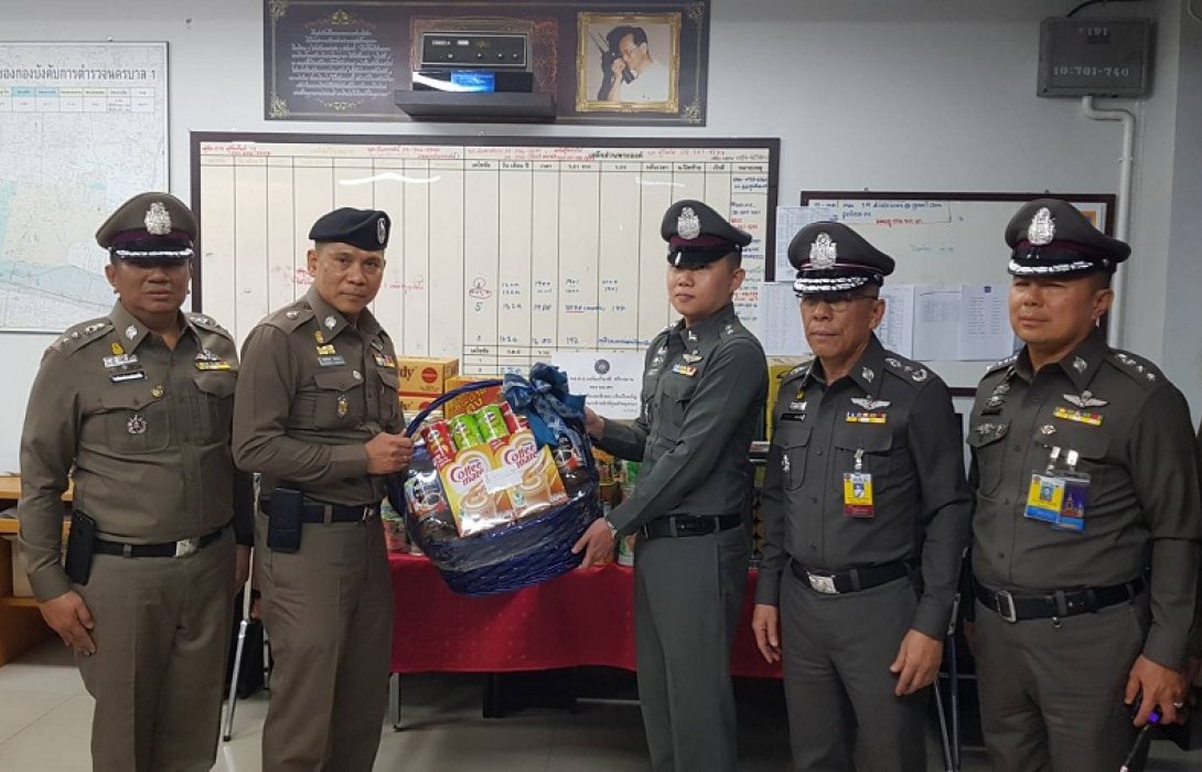 ตรวจเยี่ยมสร้างขวัญกำลังใจ พร้อมมอบสิ่งของเพื่อบำรุงขวัญ