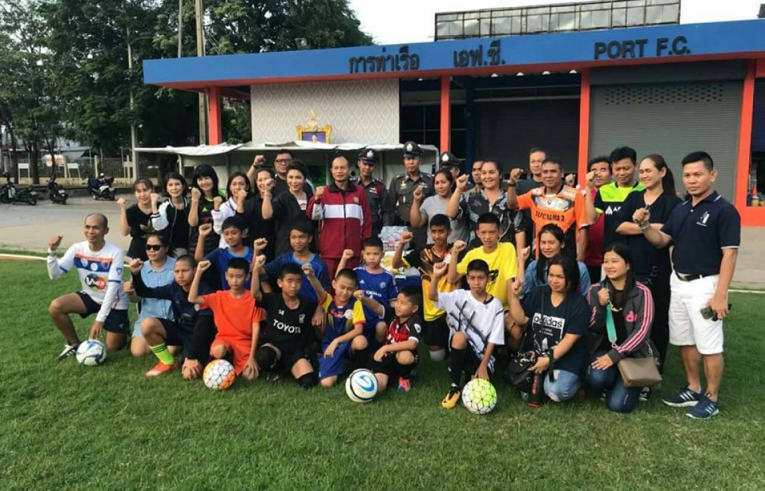 บก.น.5 คัดเลือกและฝึกซ้อมนักกีฬาฟุตบอลเด็กต้านยาเสพติด