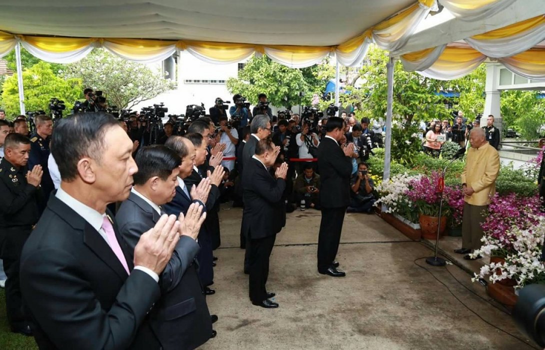 เข้าอวยพรและแสดงมุทิตาจิต