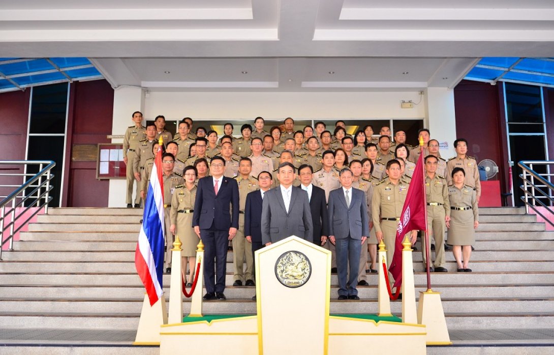 “รองนายกรัฐมนตรีและรัฐมนตรีว่าการกระทรวงยุติธรรม มอบนโยบายให้กรมราชทัณฑ์ พร้อมตรวจเยี่ยมบางขวาง”