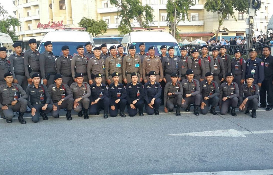 บิ๊กอวบ ออกตรวจจุดคัดกรองรอบท้องสนามหลวง