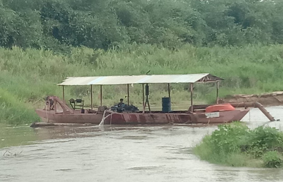 ร้องตำรวจสอบนายทุนดูดทรายทำลายสวล.-อ้างคนมีสีหนุนหลัง