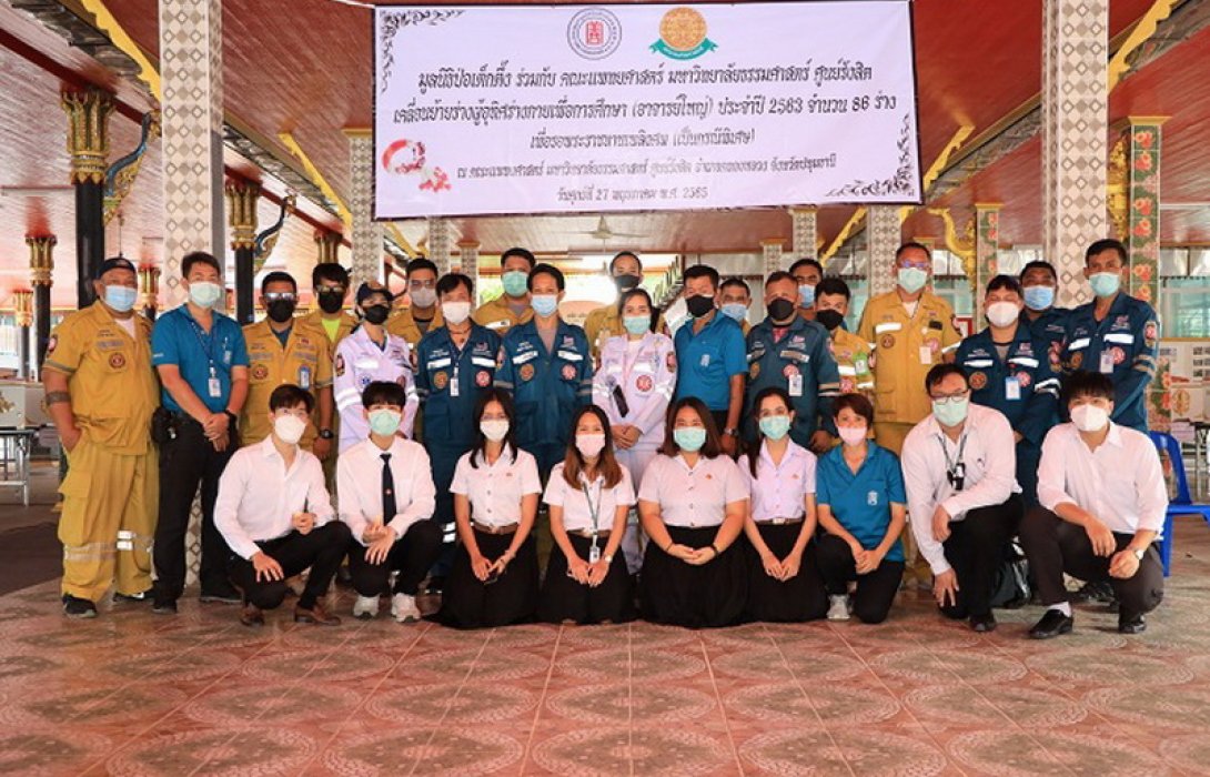 มูลนิธิป่อเต็กตึ๊ง เคลื่อนย้ายร่าง “อาจารย์ใหญ่” รอพระราชทานเพลิงศพ 