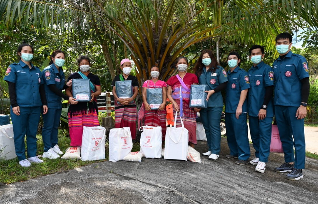 “มูลนิธิป่อเต็กตึ๊ง” ห่วงใย ทุ่มงบกว่า 29 ล้าน มอบผ้าห่ม-ถุงยังชีพผู้ประสบภัยหนาว 4 ภาค