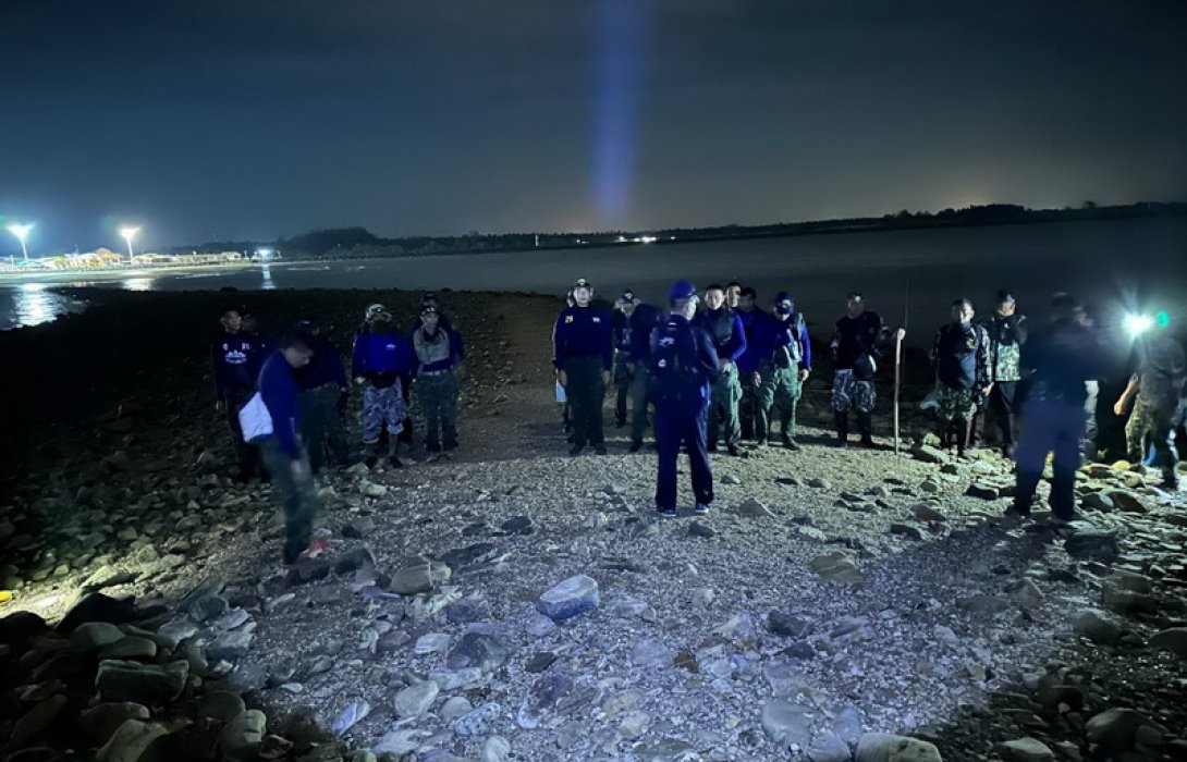 กองทัพเรือ ดำรงการค้นหากำลังพลที่สูญหายจากเหตุเรือหลวงสุโขทัยอับปาง ต่อเนื่อง คาดวันนี้มีอุปสรรคจากสภาพอากาศและคลื่นลมแรง