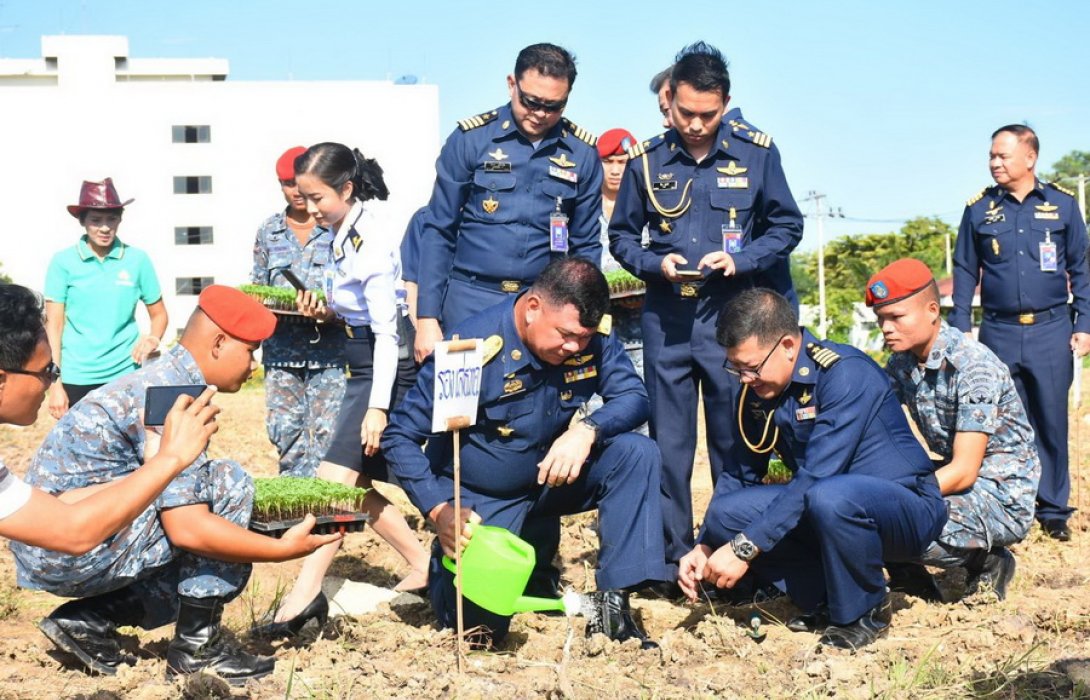 พิธีเปิดกิจกรรมปลูกดาวเรือง ให้บานสะพรั่งทั้งแผ่นดิน 