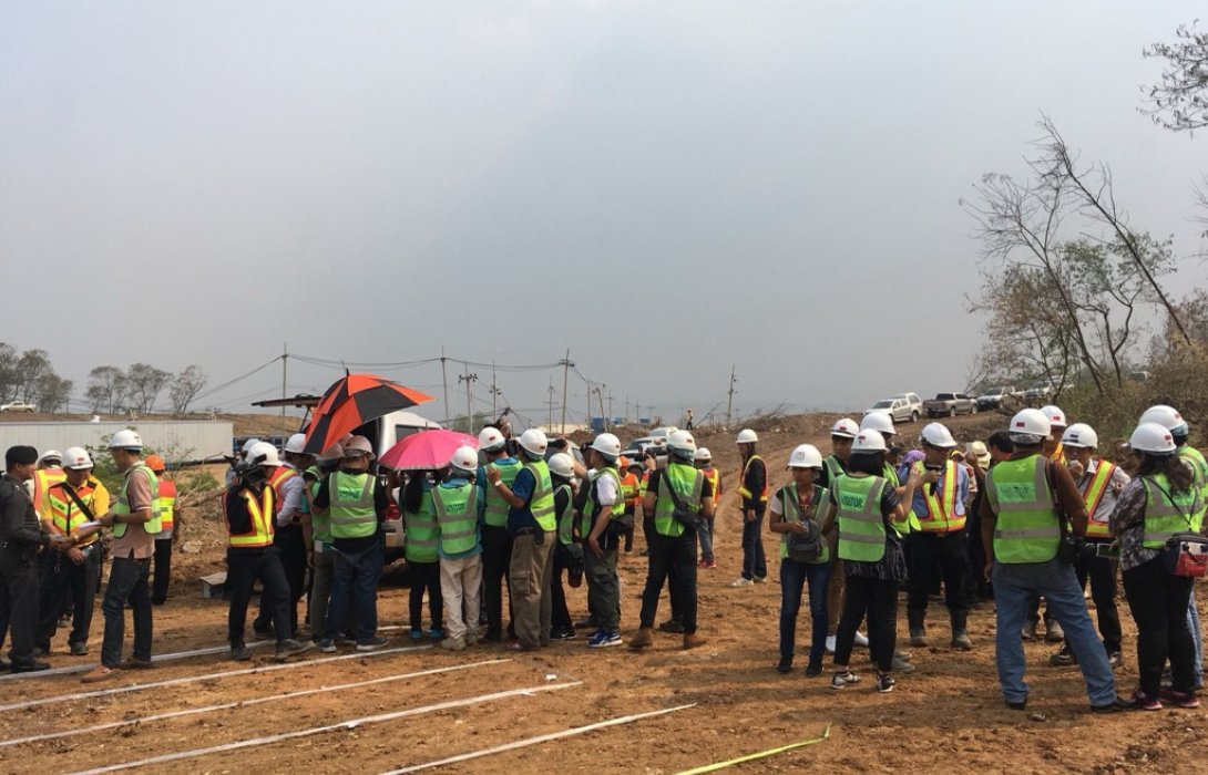 กฟผ.ร่วมกับ สภ.แม่เมาะ สำรวจบริเวณพื้นที่ดินสไลด์ 