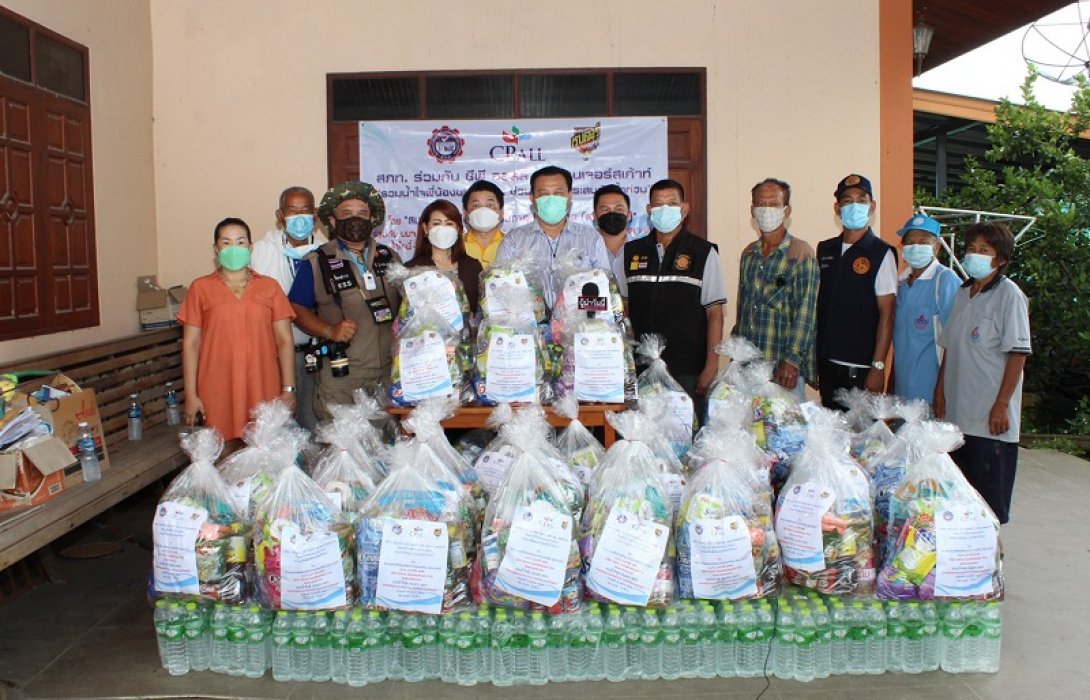 สภท.มอบถุงยังชีพ-เวชภัณฑ์ผู้ประสบภัยน้ำท่วม จ.อยุธยา