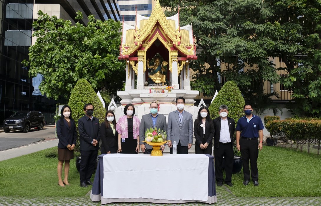 ผู้อำนวยการ สพพ. สักการะสิ่งศักดิ์สิทธิ์เนื่องในโอกาสเข้าดำรงตำแหน่งวาระที่สอง