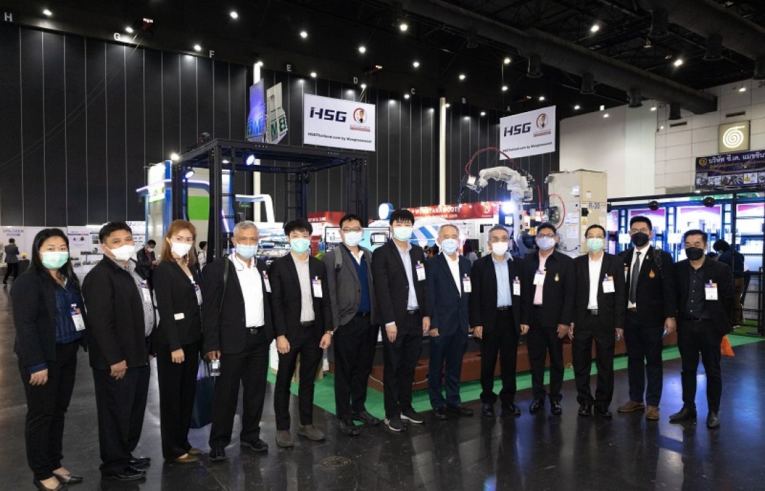 รองปลัดกระทรวงทรวงเยี่ยมชมบูธBM