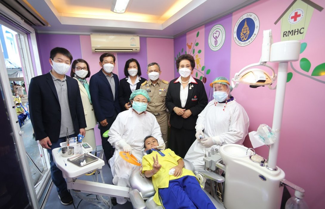 ร่วมสร้างรอยยิ้มให้น้องๆ นักเรียน จ.ภูเก็ต  ภายใต้โครงการ “สุขภาพดีใต้ร่มพระบารมี”