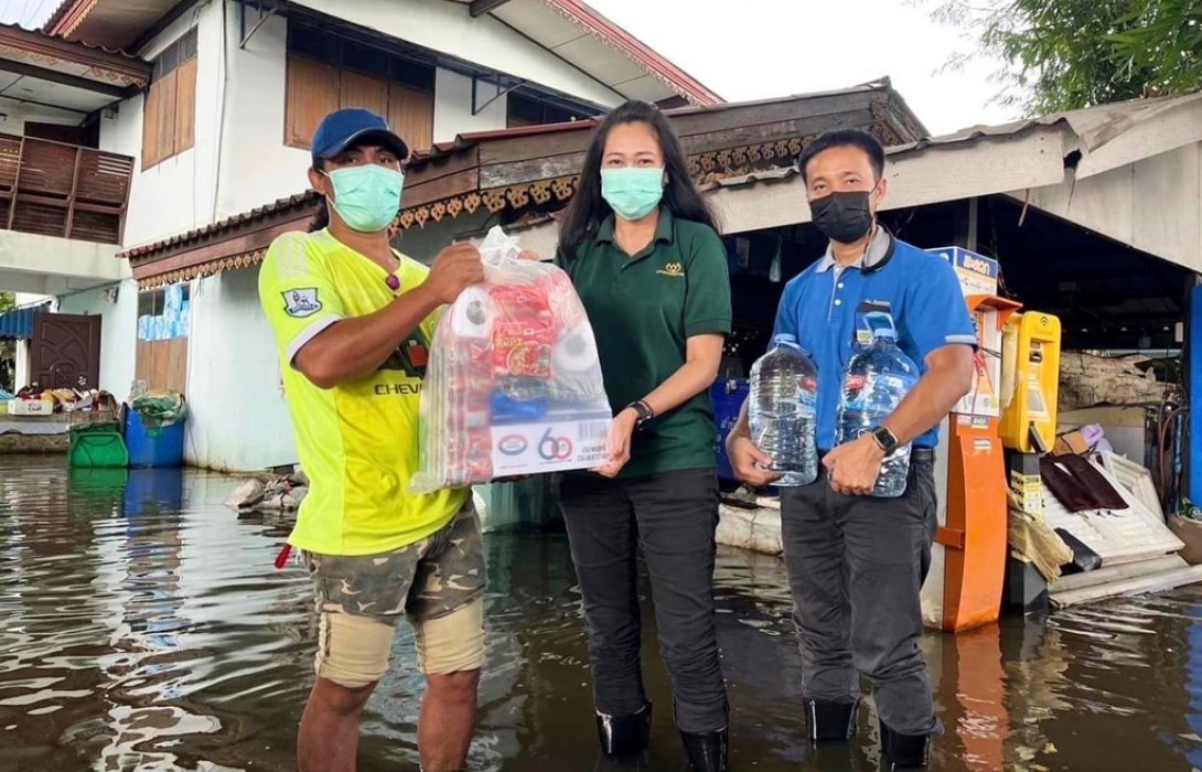 ซีพีเอฟ เดินหน้าคลายทุกข์ชาวมีนบุรี  “ส่งอาหารจากใจ สู้ภัยน้ำท่วม