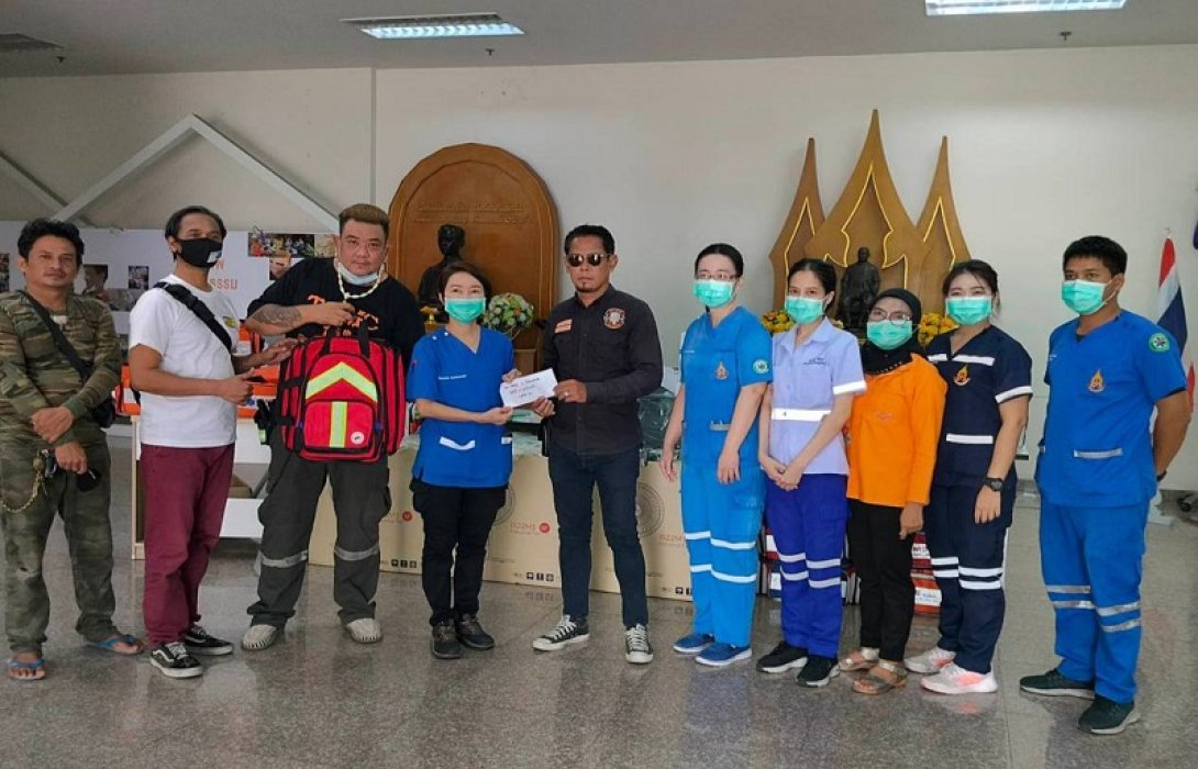 ทีมงานผู้จัดงาน Nonthaburi bike week ครั้งที่ 12 มอบอุปกรณ์การแพทย์ให้ร.พ.พระนั่งเกล้า