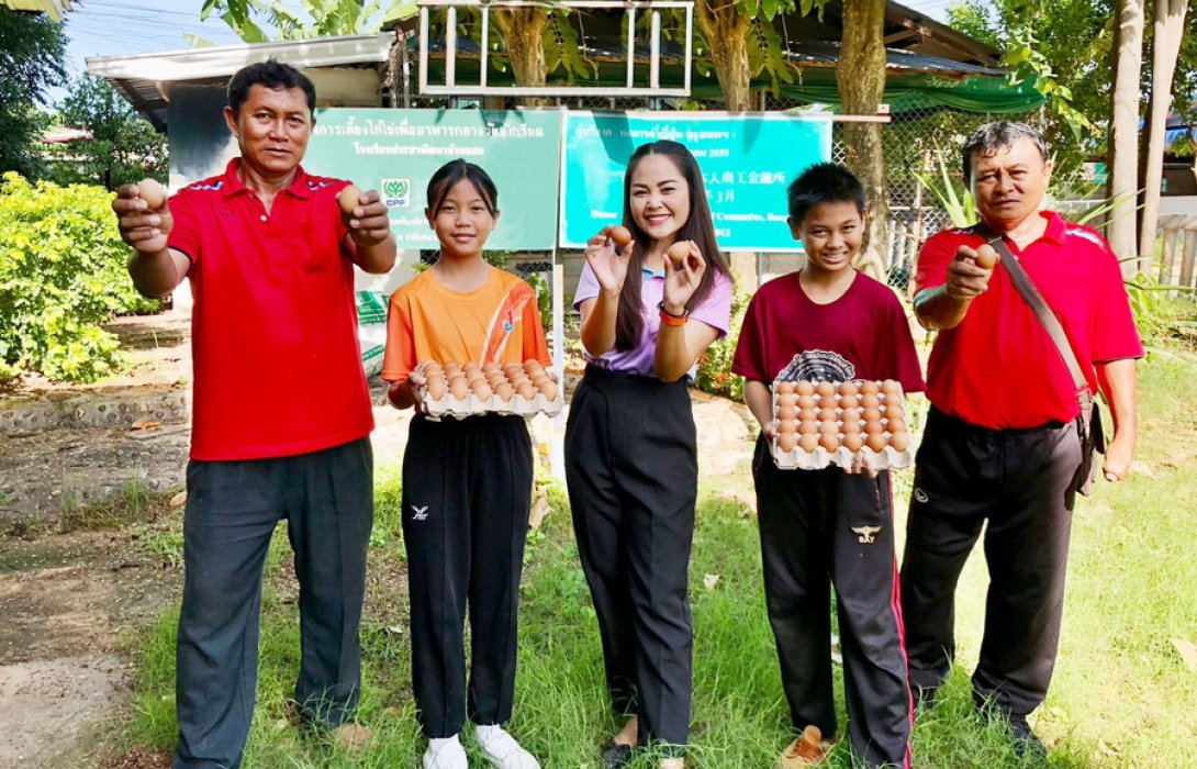 “โครงการเลี้ยงไก่ไข่เพื่ออาหารกลางวันนักเรียน” สอนนักเรียนสร้างคลังอาหารในโรงเรียน-ชุมชน