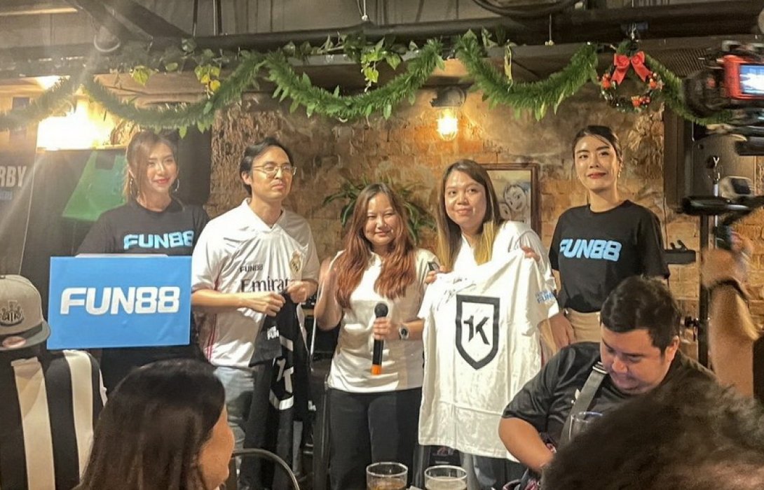 แฟนชื่นมื่น! พันธมิตร ‘ไก่-สาลิกา’ แจกแหลกกิจกรรมดูบอลคู่บิ๊กแมตช์ ‘สเปอร์ส-นิวคาสเซิล’