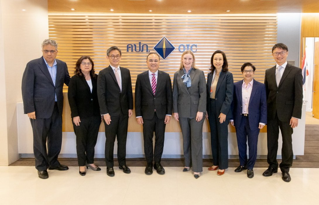 ผู้บริหารระดับสูง กรุงไทย–แอกซ่า ประกันชีวิต เข้าพบเลขาธิการ สำนักงาน คปภ. เนื่องในโอกาสวันขึ้นปีใหม่ และร่วมแสดงความยินดี