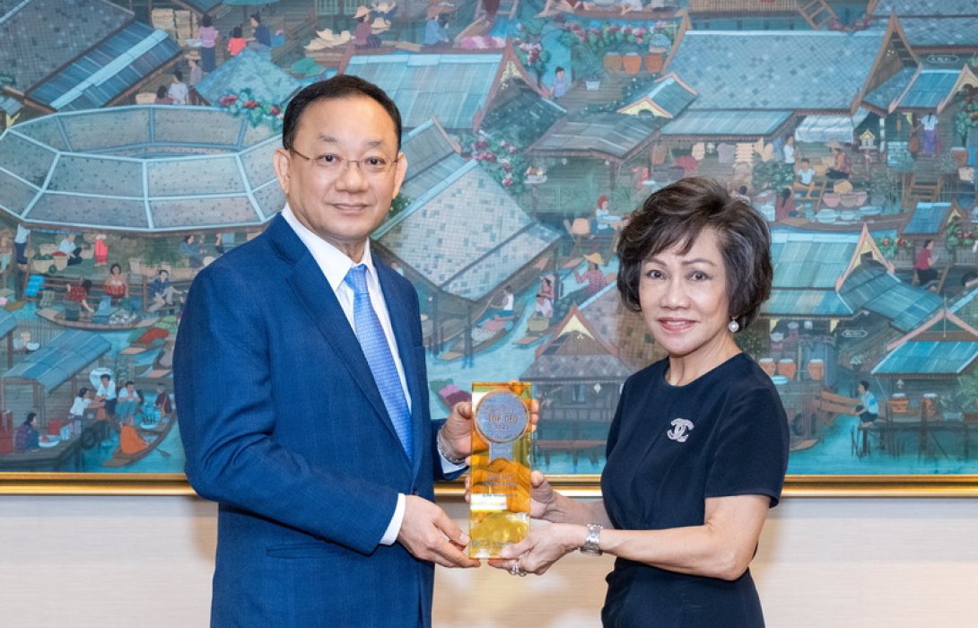 ผู้บริหารไทยประกันชีวิต รับรางวัล TOP CEO Thailand 2023