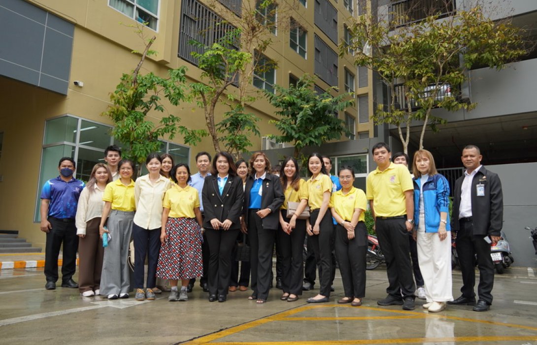 การเคหะแห่งชาติให้การต้อนรับ สบน. ลงพื้นที่โครงการฟื้นฟูเมืองชุมชนดินแดง ระยะที่ 2 อาคาร D1