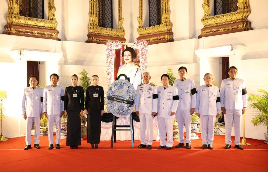 เมืองไทยประกันภัย-สมาคมกีฬาฟุตบอลฯ ร่วมเป็นเจ้าภาพบำเพ็ญกุศลและวางพวงมาลาถวายสักการะ พระบรมศพสมเด็จพระนางเจ้าสิริกิติ์ พระบรมราชินีนาถ พระบรมราชชนนีพันปีหลวง