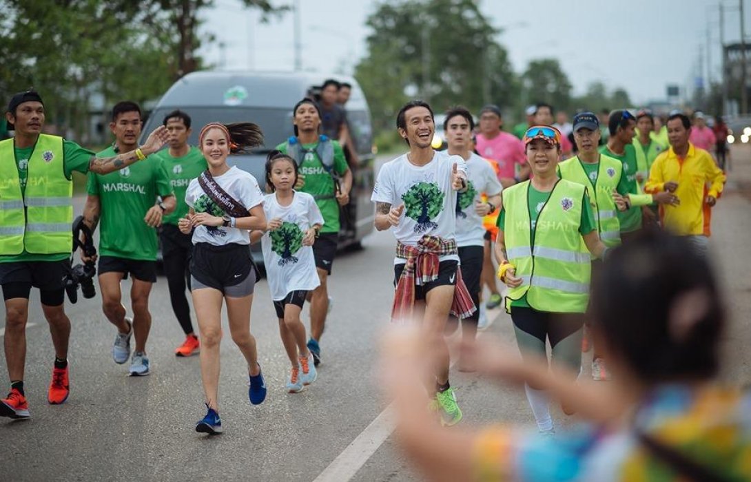 ก้าวแรก “พี่ตูน” วิ่งช่วยรพ.ขนาดเล็ก ยอดบริจาคทะลุ 17 ล้าน!