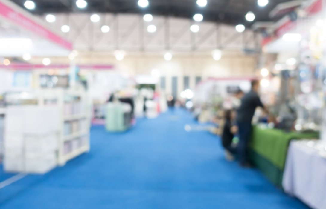 4 ไอเดียใช้เคาน์เตอร์ผ้าในการจัดบูธ