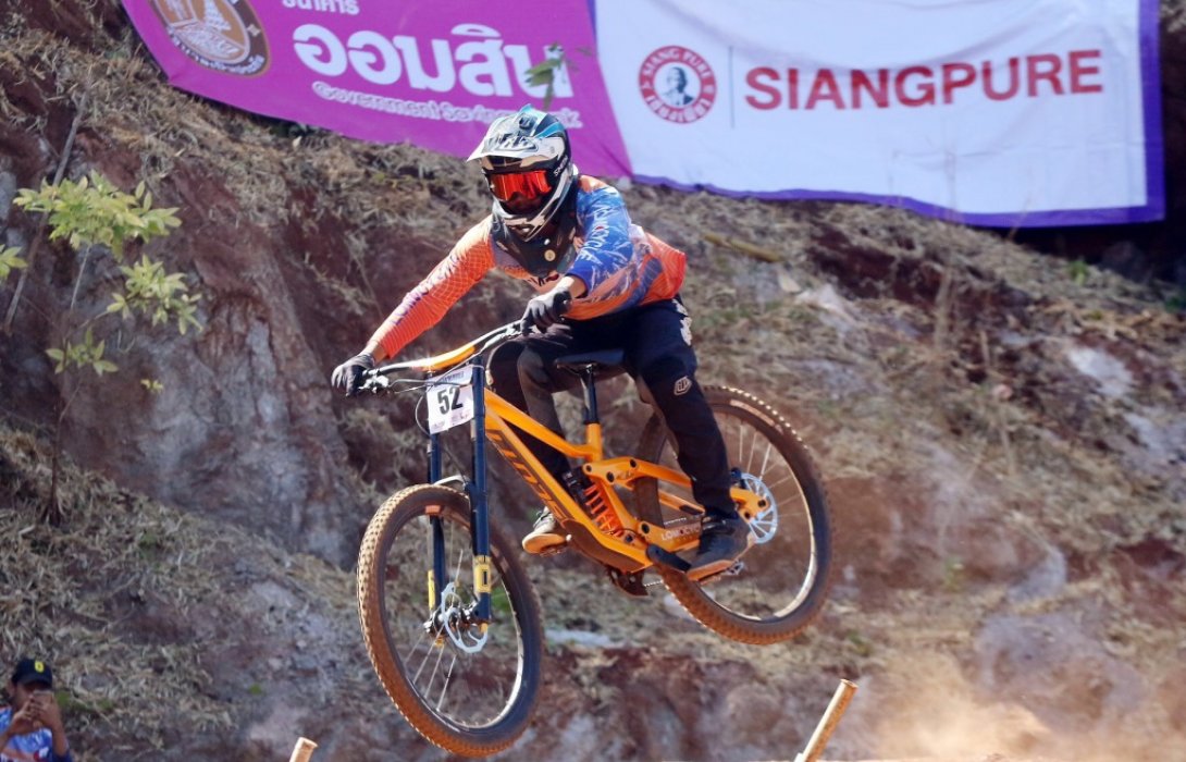 “พูนศิริ” คว้าดับเบิ้ลแชมป์ครอสคันทรี่ “เมธาสิทธิ์-วิภาวี” ไม่พลาดปั่นดาวน์ฮิล