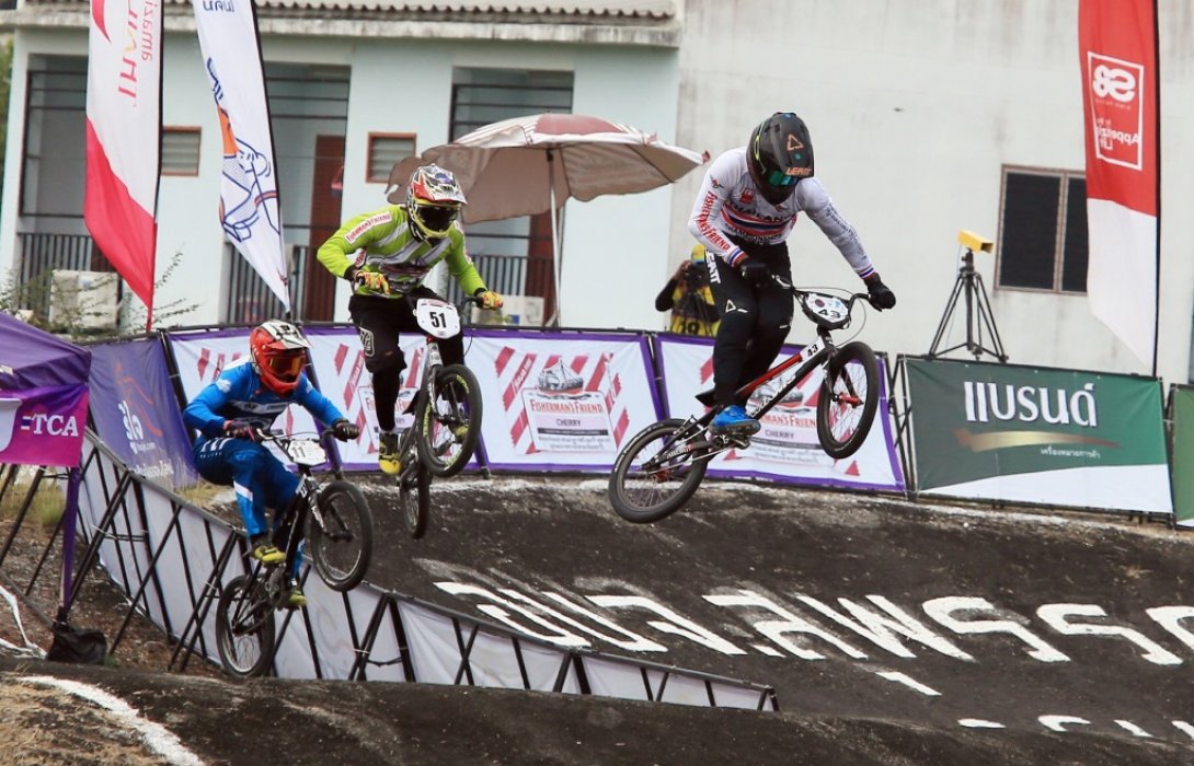 “โกเมธ-ชุติกาญจน์” คว้าแชมป์ตามคาดศึก BMX สนาม 2 ที่สุพรรณบุรี