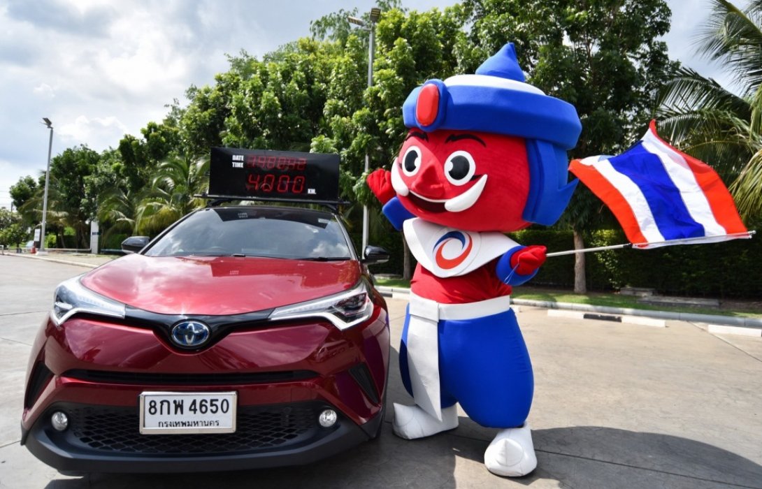 วิ่งธงชาติไทย ทะลุ 4,033 กม. กำลังใจยังล้นหลาม วันเดียวผ่าน 3 จังหวัดโคราช-บุรีรัมย์-สระแก้ว