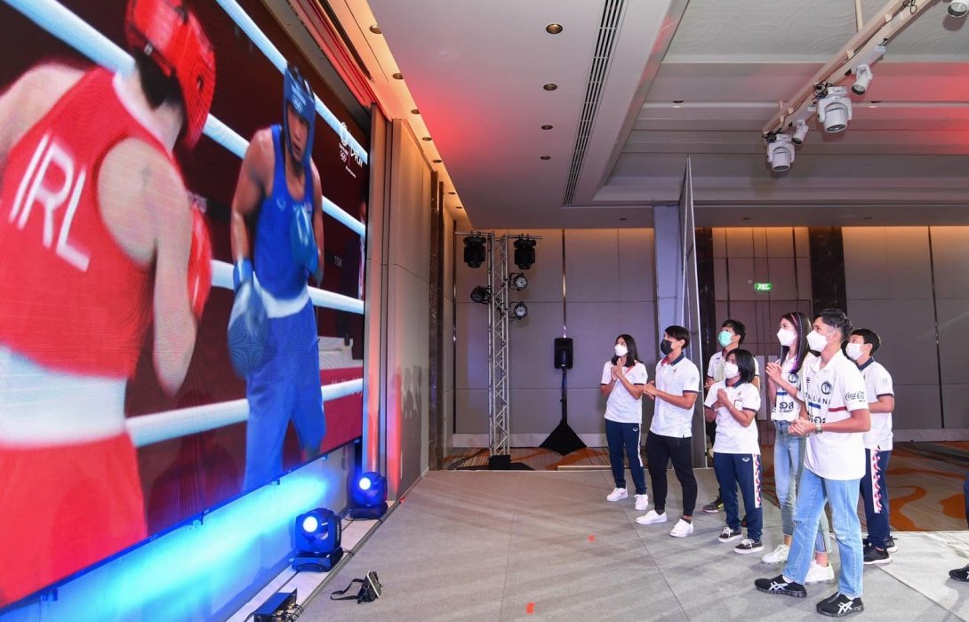 “น้องเทนนิส”นำทัพทีมชาติไทยที่อยู่ ภูเก็ต แซนด์บ็อกซ์ ร่วมเชียร์ 