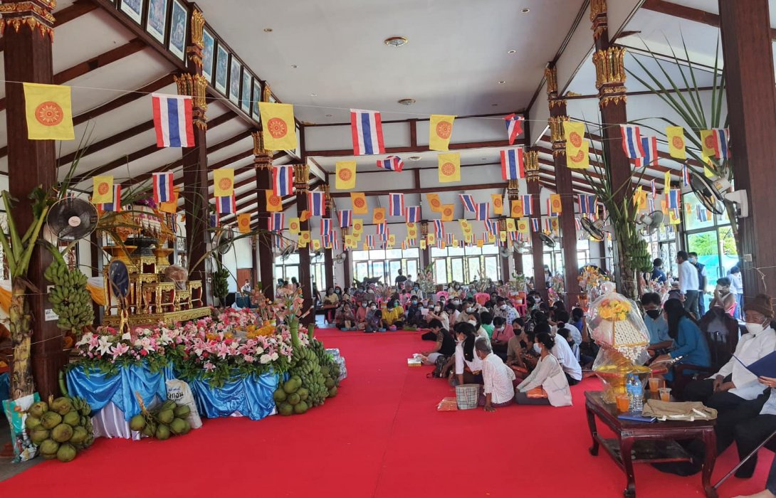 สาธุชน ร่วมทำบุญทอดกฐินสามัคคี วัดวังไทร คับคั่ง สมทบทุนสร้างมณฑป“สมเด็จองค์ปฐม”