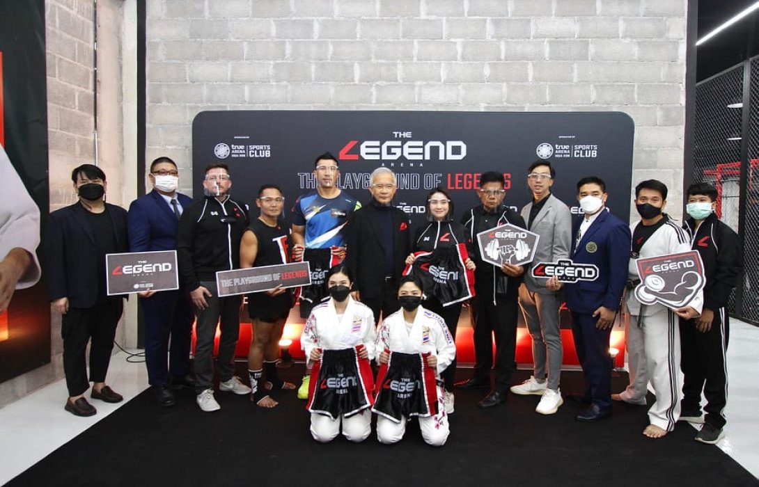 ปั้นเด็กสู่ทีมชาติ “วิว-บอล” ร่วมสอนกีฬาที่ “เดอะ เลเจนด์ อารีน่า” หัวหิน