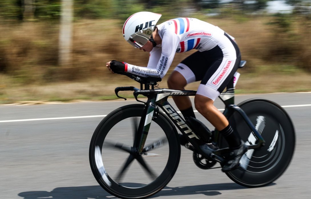 “เพชรดารินทร์”ผงาดแชมป์ไทม์ไทรอัลศึกสองล้อถนนสนามแรก ที่ จ.มุกดาหาร