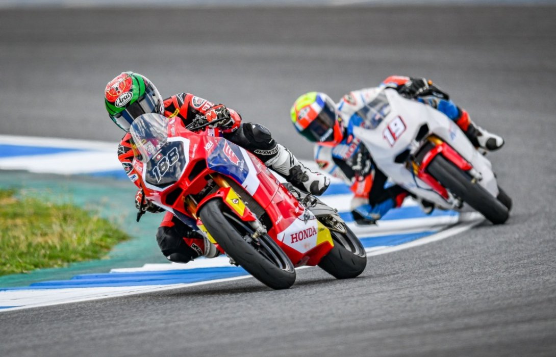 พรีซีซั่น!!!เอเชีย โร้ด เรซซิ่งระอุ ทัพนักแข่งไทยทำผลงานเยี่ยม“อภิวัฒน์-นครินทร์”รั้งจ่าฝูงวันแรก