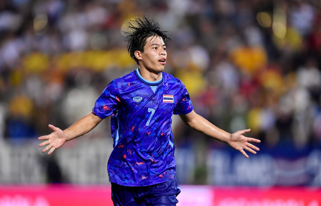 ไทยคืนฟอร์ม ถล่ม สิงคโปร์ 5-0 ทะยานขึ้นจ่าฝูง กลุ่มบี