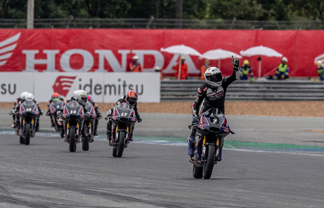 นักบิดไทยกระหึ่มเอเชีย!