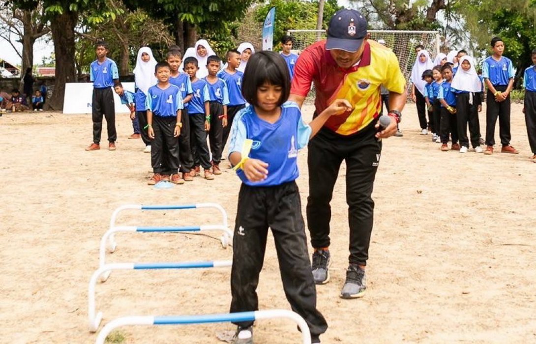 โครงการ “ปรับ เปลี่ยน ปลุก ปั้น” ปีที่ 1 ปิดท้าย ส่งอดีตทีมชาติแนะการเล่นฟุตบอลชายหาด ที่ รร.บ้านเกาะบูโหลน จ.สตูล