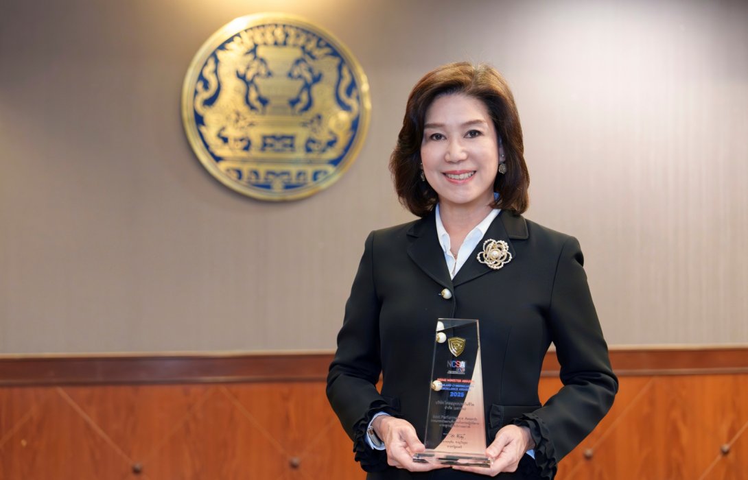OCEAN LIFE ไทยสมุทรประกันชีวิต คว้ารางวัล Prime Minister Awards : Best Performance Awardsประเภทหน่วยงานความพร้อมในการปฏิบัติตามมาตรฐานผู้ใช้บริการคลาวด์ 