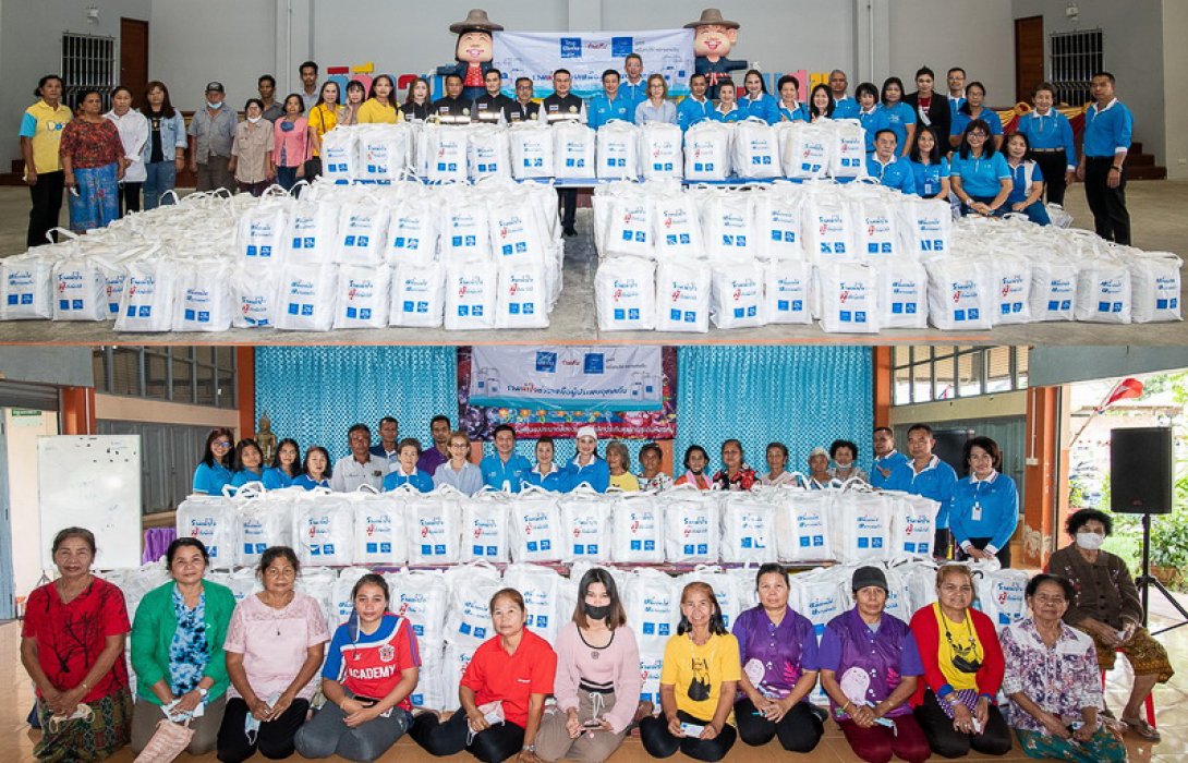 ไทยประกันชีวิต ร่วมกับมูลนิธิหนึ่งคนให้ หลายคนรับ มอบถุงยังชีพช่วยเหลือผู้ประสบอุทกภัย จ.สงขลา และจ.พัทลุง