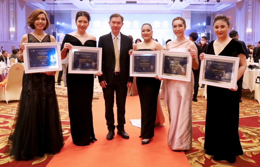 ตัวแทนโตเกียวมารีนประกันชีวิตรับรางวัลตัวแทนยอดเยี่ยมแห่งชาติประจำปี 2566