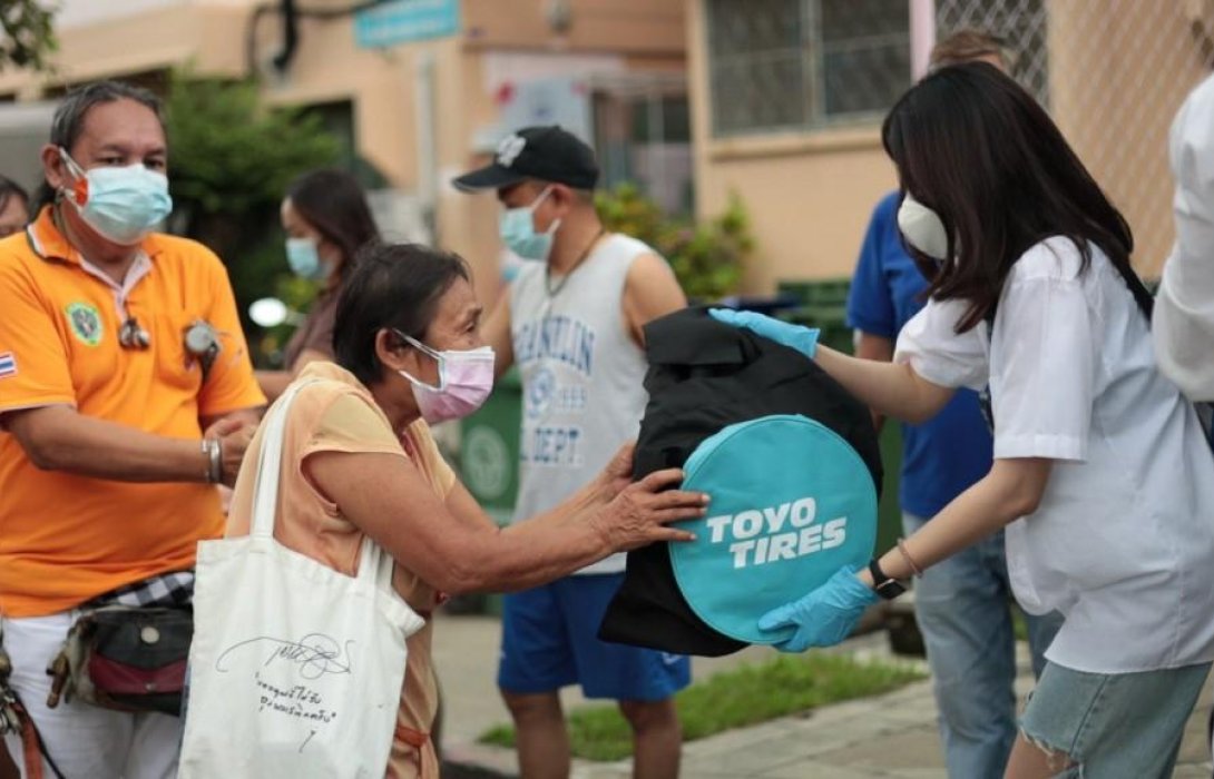 ยางโตโยไทร์ ร่วมตอบแทนสังคมสนับสนุนยาง TOYO H19 สำหรับรถพยาบาลฉุกเฉิน 