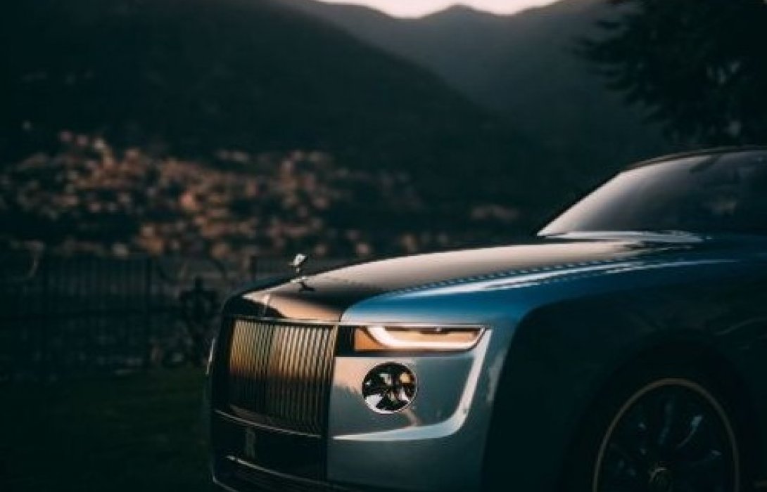 ผลงานชิ้นเอกแห่งยนตรกรรมโรลส์-รอยซ์สั่งผลิตตัวถังพิเศษ 'BOAT TAIL' เผยโฉมครั้งแรก