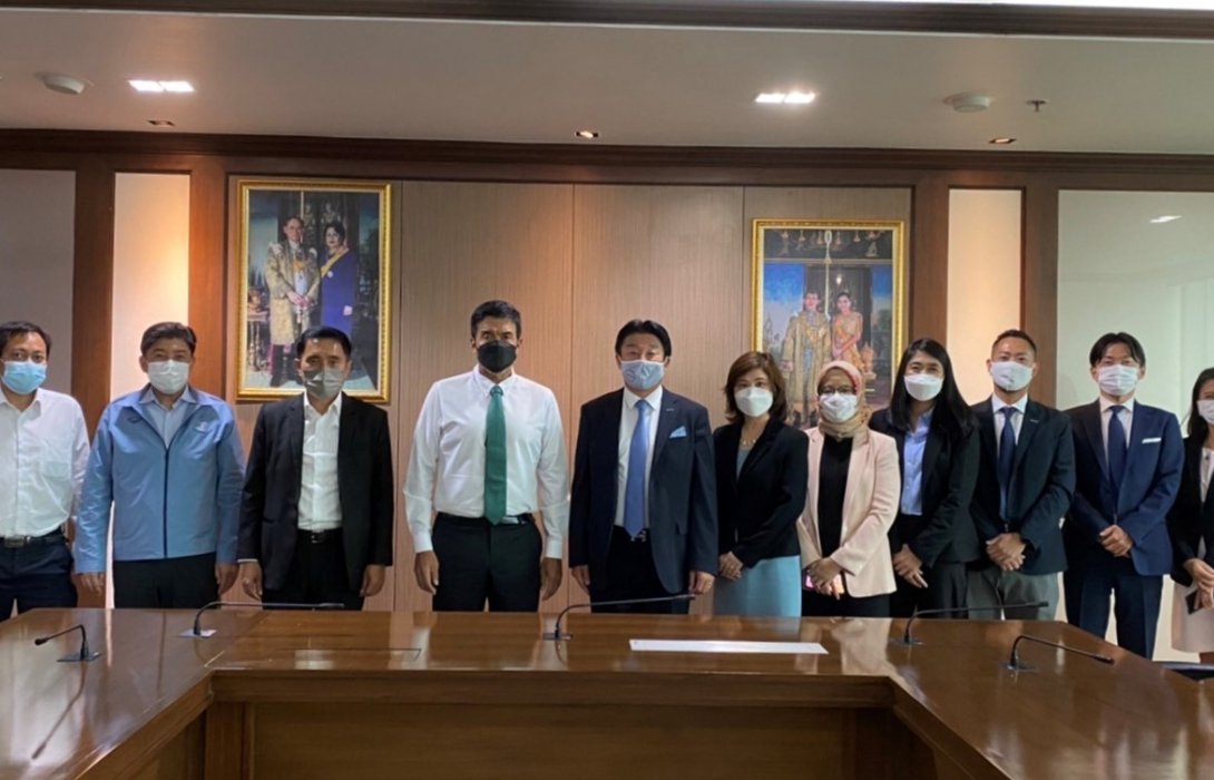 นิสสัน ประเทศไทย เข้าพบผู้ว่าราชการกรุงเทพมหานครพูดคุยวิสัยทัศน์ด้านยานยนต์ไฟฟ้า