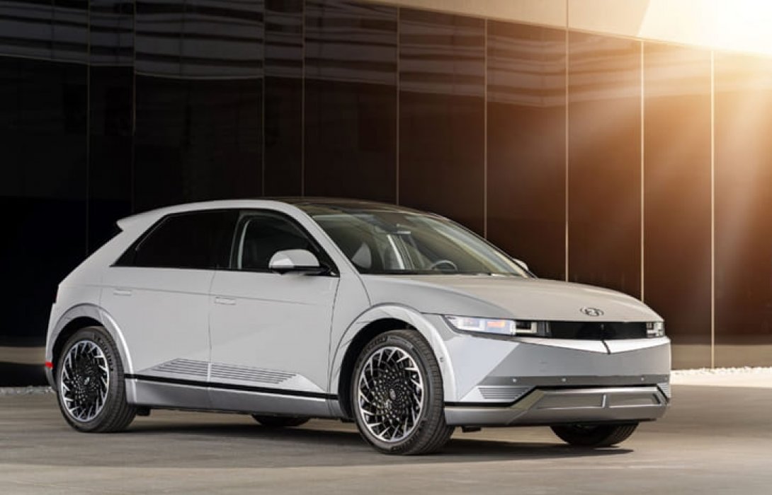 ระบบขับเคลื่อนของรถไฟฟ้า IONIQ 5 ได้รับเลือกเป็นหนึ่งในสิบเครื่องยนต์และระบบขับเคลื่อนที่ดีท