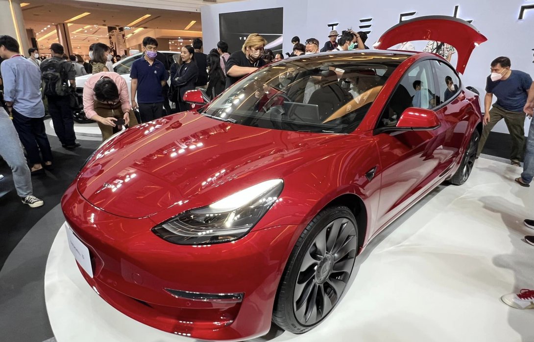 Tesla ผู้บุกเบิกรถยนต์ไฟฟ้า สายพันธ์อเมริกัน รุกตลาดเมืองไทย เปิดตัว 2 รุ่น เคาะราคาเริ่ม 1.759 ล้านบาท