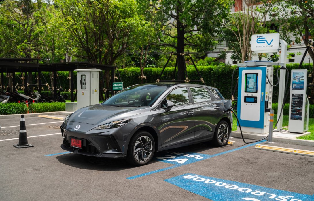 เอ็มจี ขึ้นแท่นผู้นำยอดจดทะเบียนรถอีวี 4 เดือนติด รวมยอดสะสมกว่า 14,741 คัน ย้ำ EV LIFETIME WARRANTY กับการบริการคือหัวใจของรถ EV