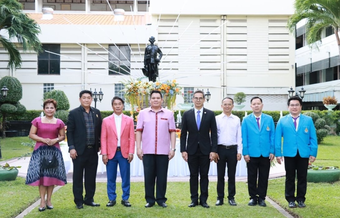CHAYO ร่วมวางพวงมาลาสักการะอนุสาวรีย์ จอมพล สมเด็จพระเจ้าบรมวงศ์เธอ เจ้าฟ้าจักรพงษ์ภูวนาถ